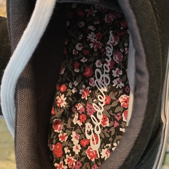 NIB Eddie Bauer Black Sneakers - Picture 4 of 5